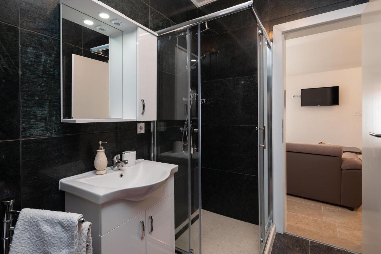 Luxury Stone Villa Nevija 2022 Private Villa Milna  Exteriér fotografie