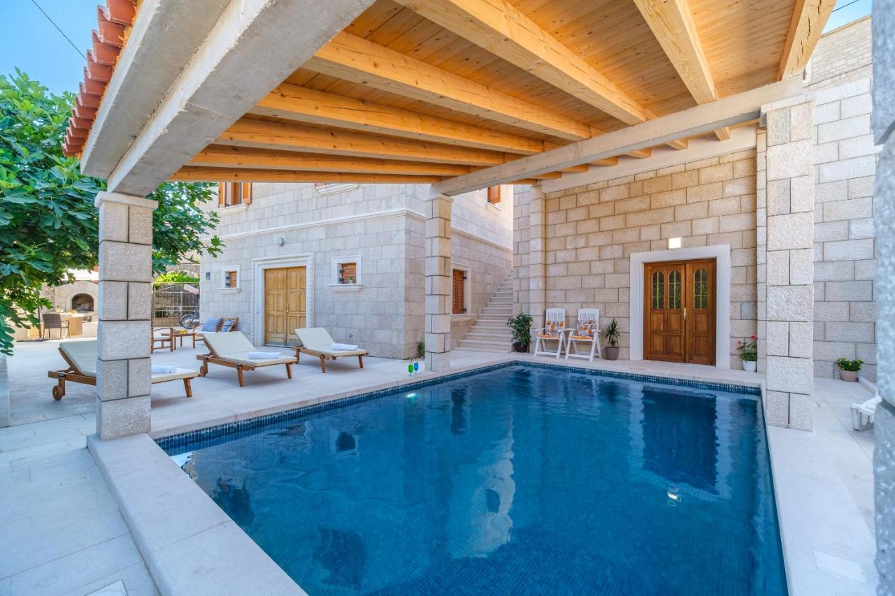 Luxury Stone Villa Nevija 2022 Private Villa Milna  Exteriér fotografie