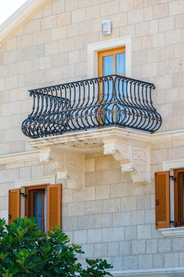 Luxury Stone Villa Nevija 2022 Private Villa Milna  Exteriér fotografie