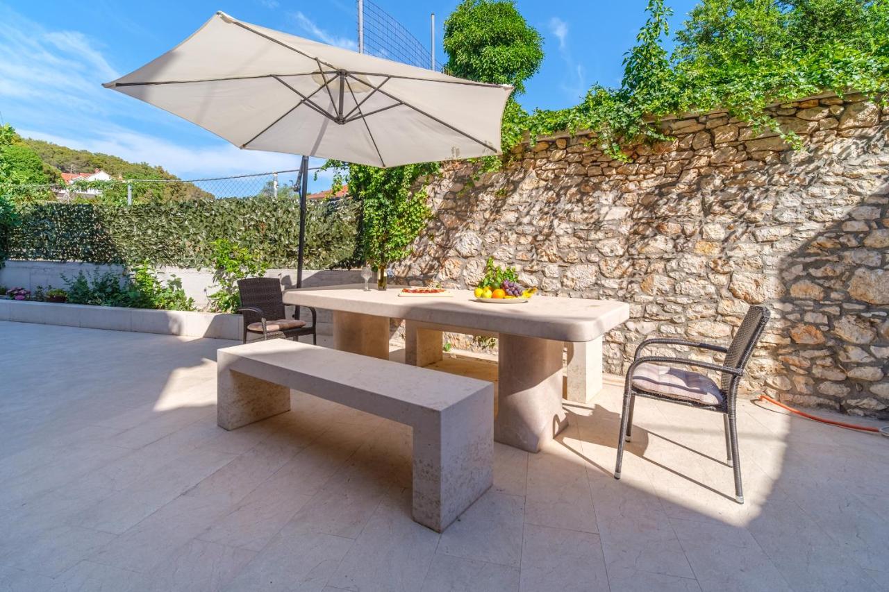 Luxury Stone Villa Nevija 2022 Private Villa Milna  Exteriér fotografie